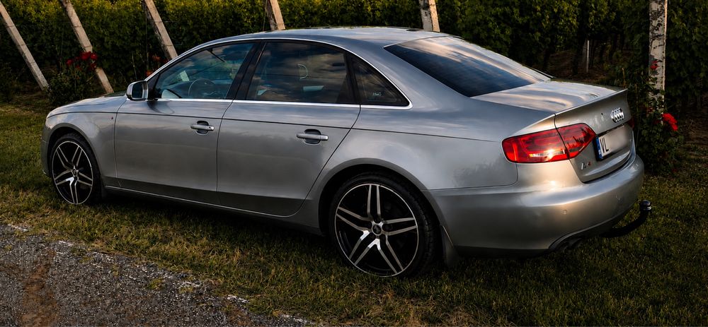 AUDI A4 - B8 - 2.0 TDI - 2011 - MANUAL