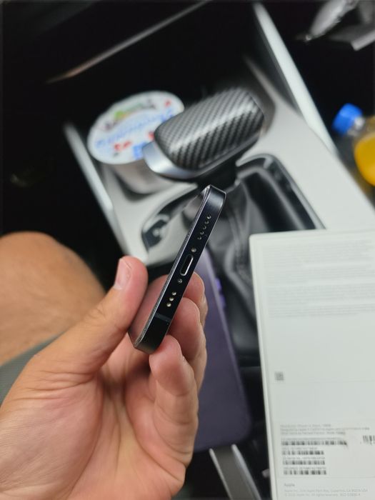 IPhone 12       .