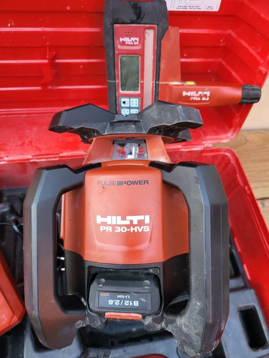 Nivela laser Hilti PR 30 - HVS panta dubla