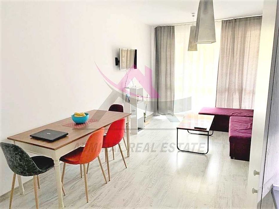 Дава се под наем Двустаен апартамент в Варна, Цветен квартал - 77 кв.м за 409 € - Снимка #1