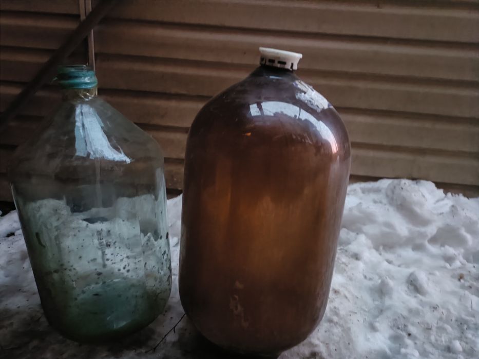 Продам бутыли, канистры, пластик и металл