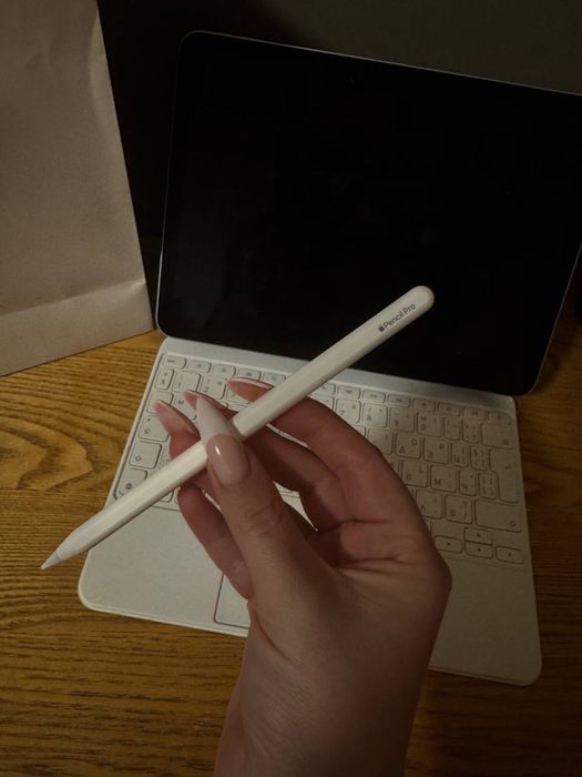 Apple iPad Air 11” M3 256GB + Magic Keyboard + Apple Pencil Pro