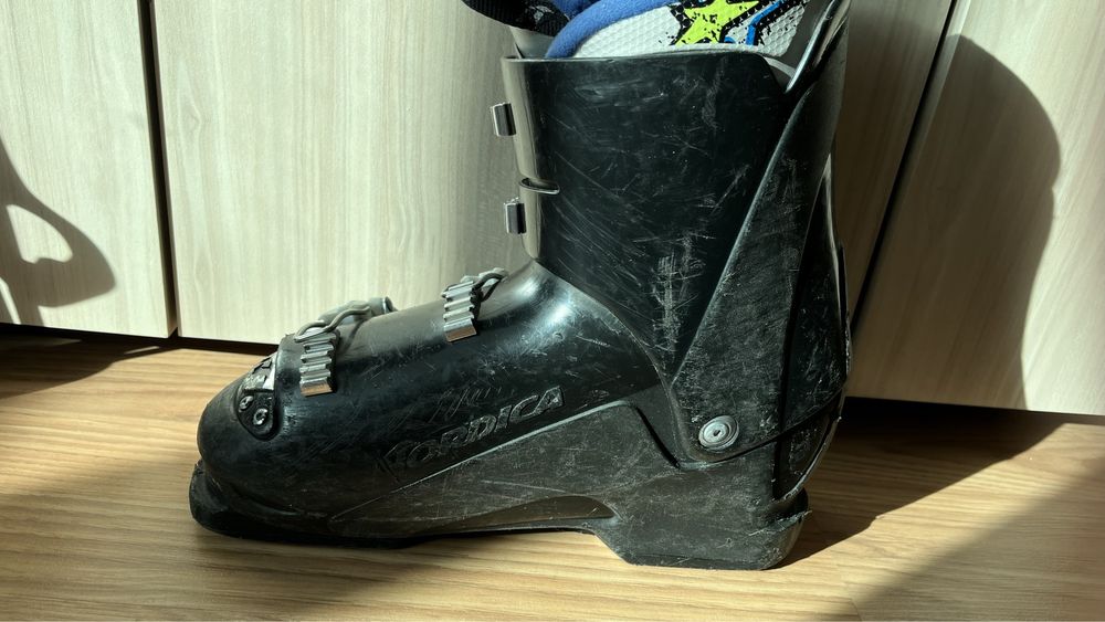 Детски ски и ски обувки