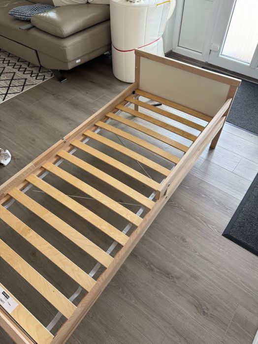 Vând pat pentru copii 160/70 nou Ikea plus saltea 10 cm grosime