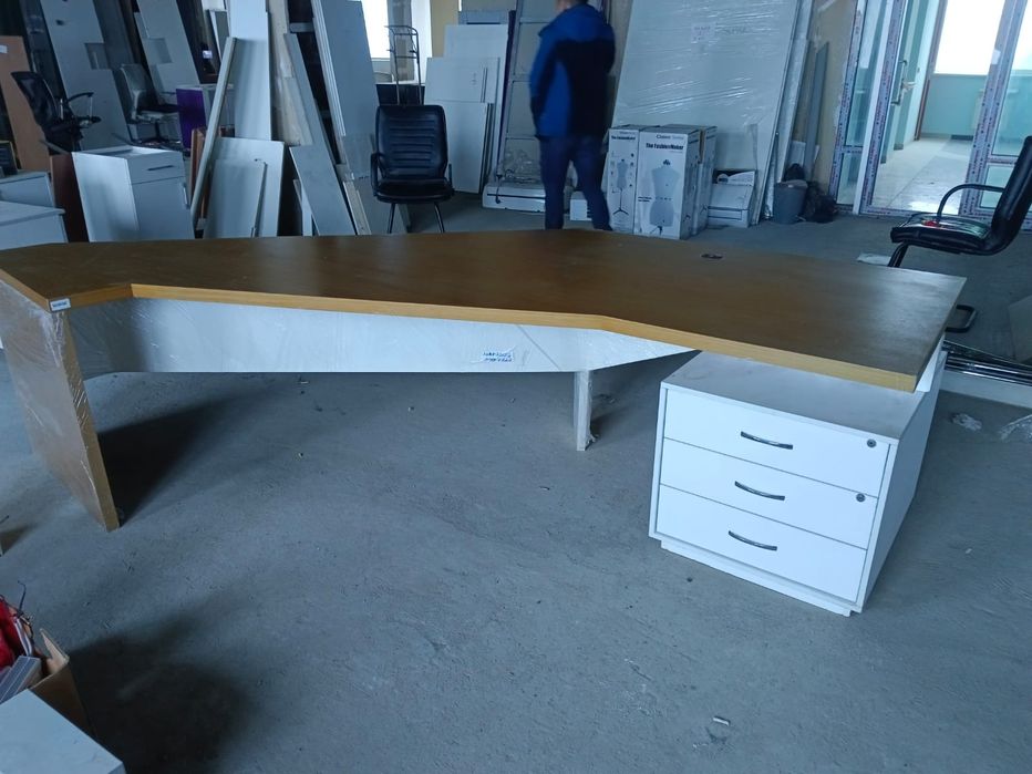 Стол с тумбой 2.00×2.46×0.75