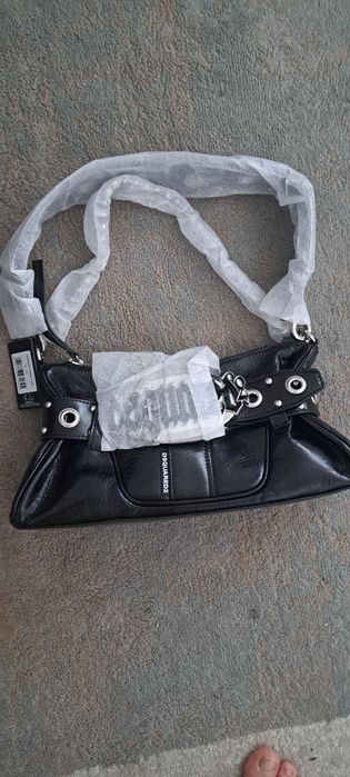 Vând geanta dsquared2
