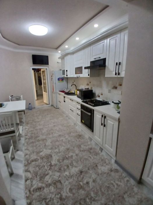 Узбекистанская 115м2; 3-ком кв;2-эт продаётся квартира
