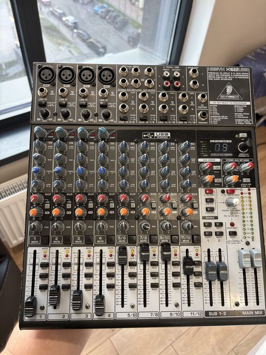Продам аппаратуру Behringer + ТВ