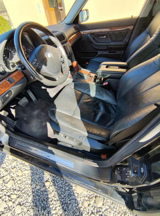 Vând BMW seria 735 I