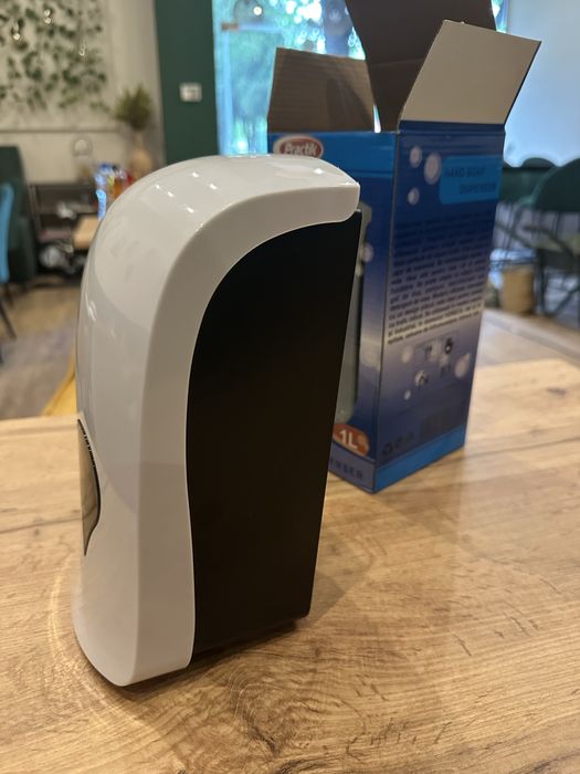 Диспенсър за течен сапун 1000мл