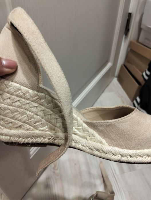 Босоножки женские