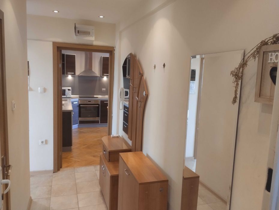 Дава се под наем Тристаен апартамент в Варна, Базар Левски - 75 кв.м за 525 € - Снимка #17