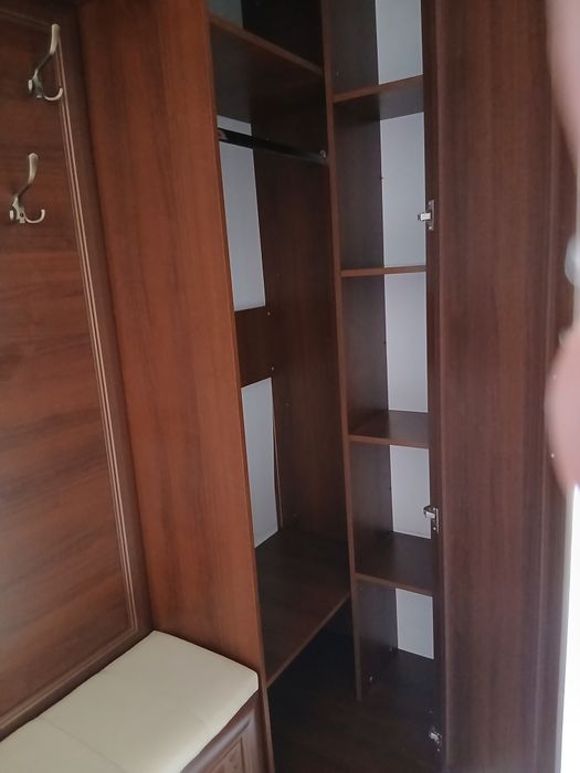 Продам прихожую угловую