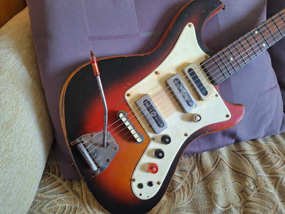 Ретро българска китара Орфей