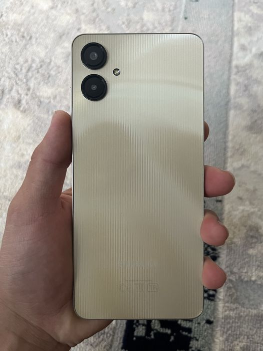 Samsung A06.