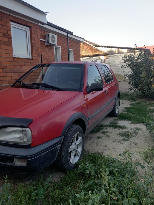 Гольф 1.8 моно l Golf Volkswagen