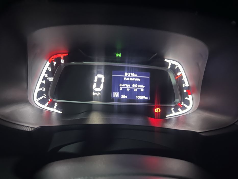 Kia sonet 2024-yil kraskasi top toza 2-pozitsa xolati ideal(yengi)