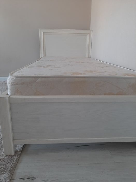 Продаётся односпальная кровать