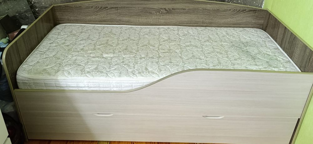 Кровать в хорошем состоянии