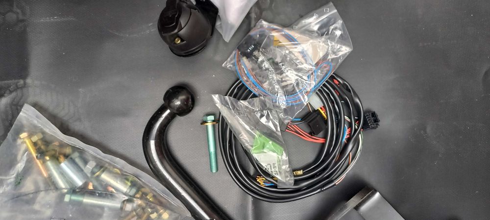 Продавам нов теглич за Рено Канго,  подходящ за модели до 2010 г.