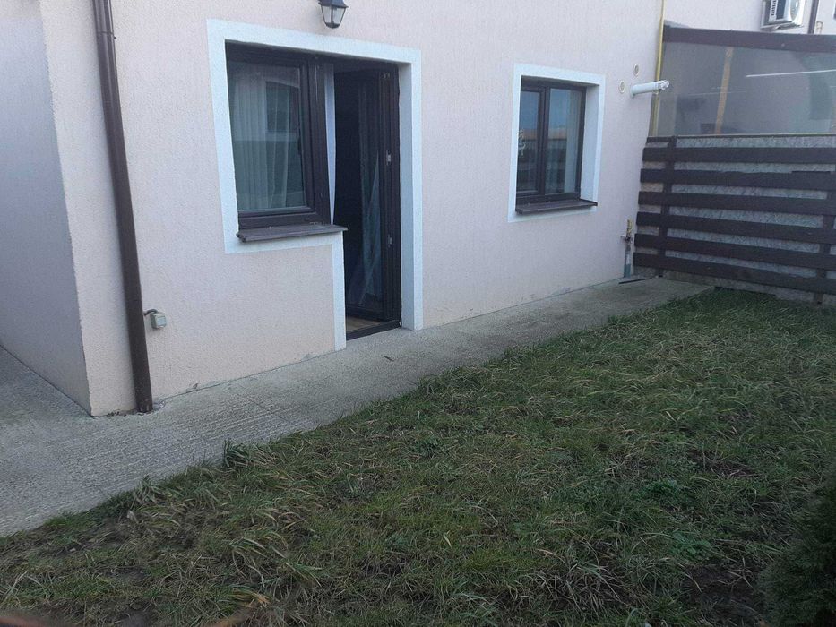 Apartament cu 2 camere și grădină de inchiriat