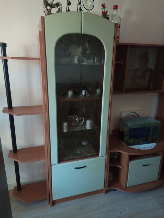 Холна секция запазена.