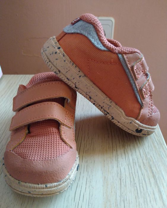 Бебешки обувки  размер 20  Декатлон