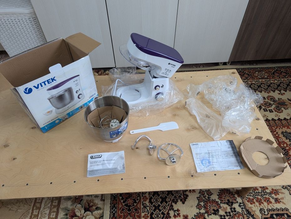 Кухонная комбайн Vitek 1443