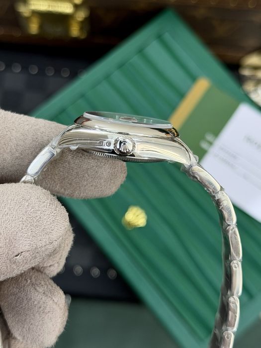Rolex Oyster Perpetual 31mm Grey Dial