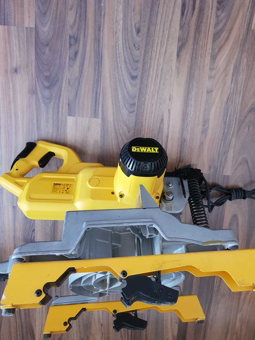 Circular Dewalt DWS 777