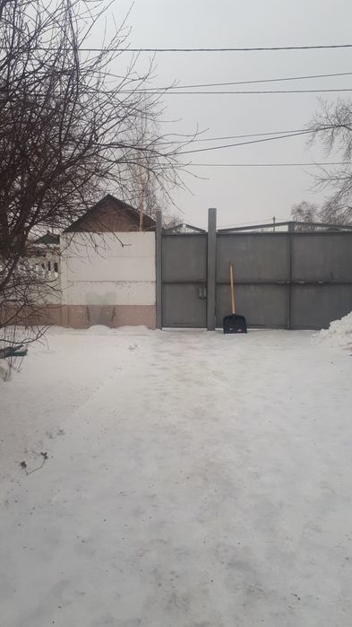 Продается дом с центральным отоплением.