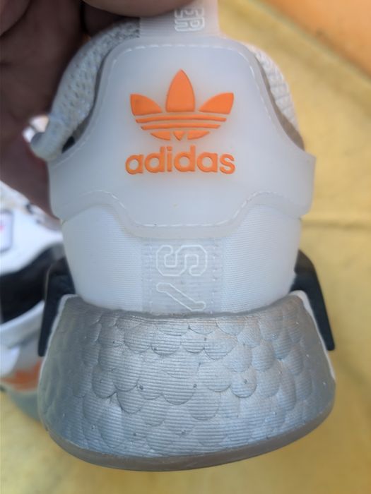 Адидас уникален 42  номер