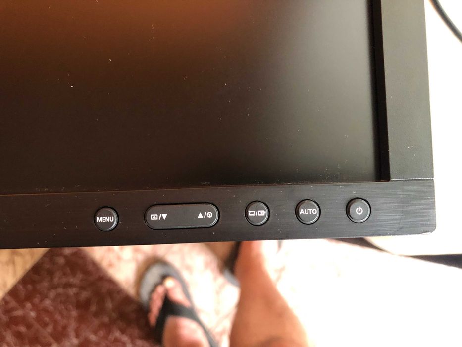 Samsung S24E650PL, 24", FHD 1920x1080, 16:9, 1000:1, 250 cd/m2, Говорители, USB HUB,без стойка, за стена