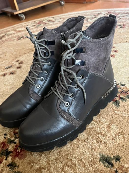 Зимние ботинки женские