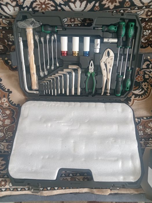 Продам набор ключей новое