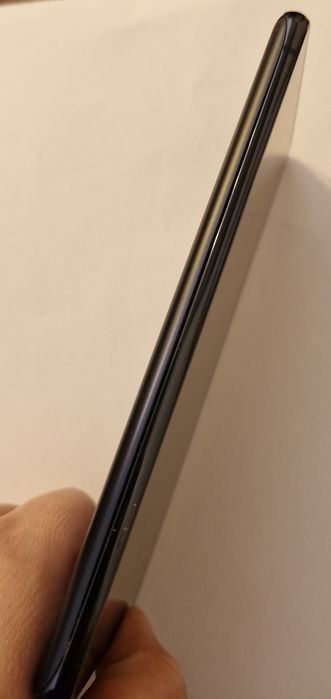 Продаю Samsung Galaxy S20 FE