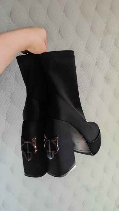 Ботильоны демисезонные на высоком каблуке и платформе .