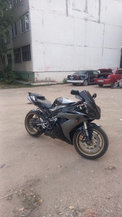 Продам Yamaha R-1
