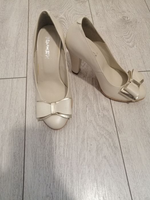 Pantofi cu toc piele naturala