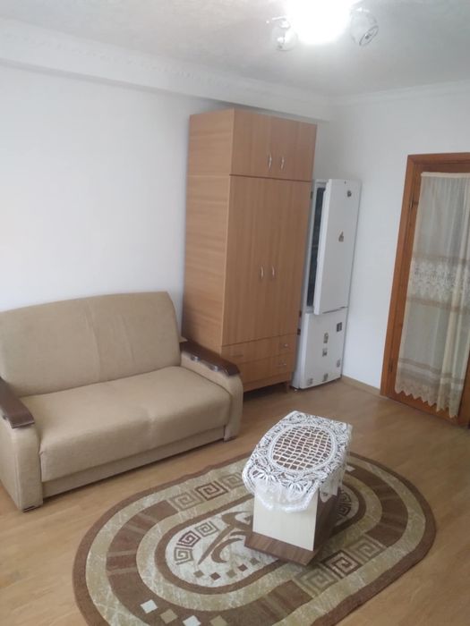 Inchiriez Garsonierǎ in Zona narcisa