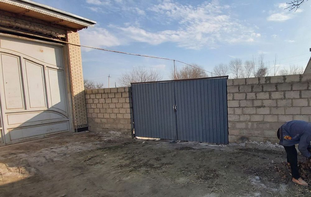 Гиждувон тум.Соктари мфйда Янгиободда  жойлашган  20 сотих ер сотилади