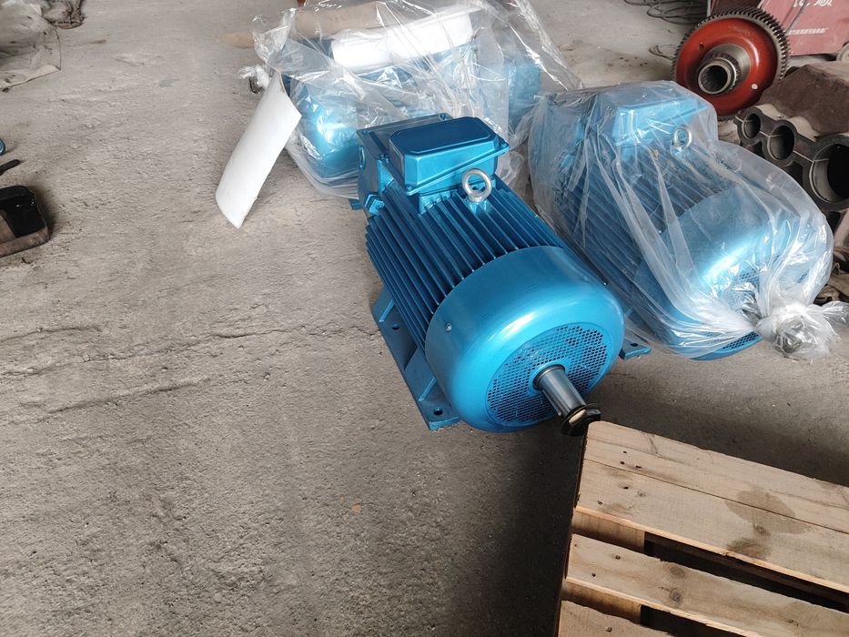 КРАНОВЫЕ электро двигатели.Разные.