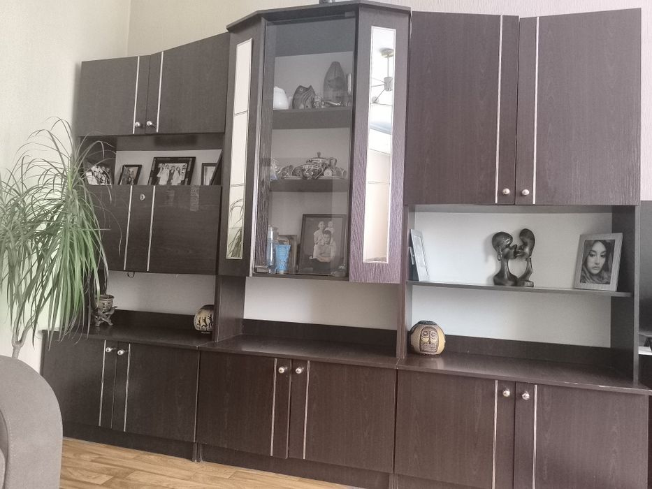 Отдам даром стенку в гостиную