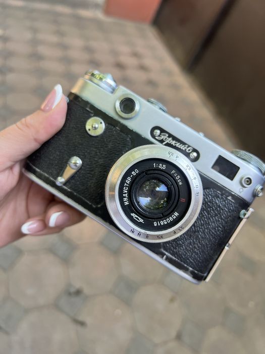 Старинный фотоаппарат