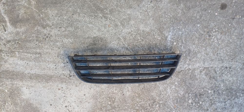 Grila bara Vw Polo N9  cod 6Q0853677B