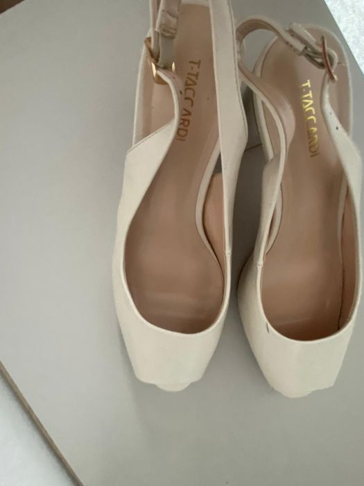 Срочно продам новую обувь