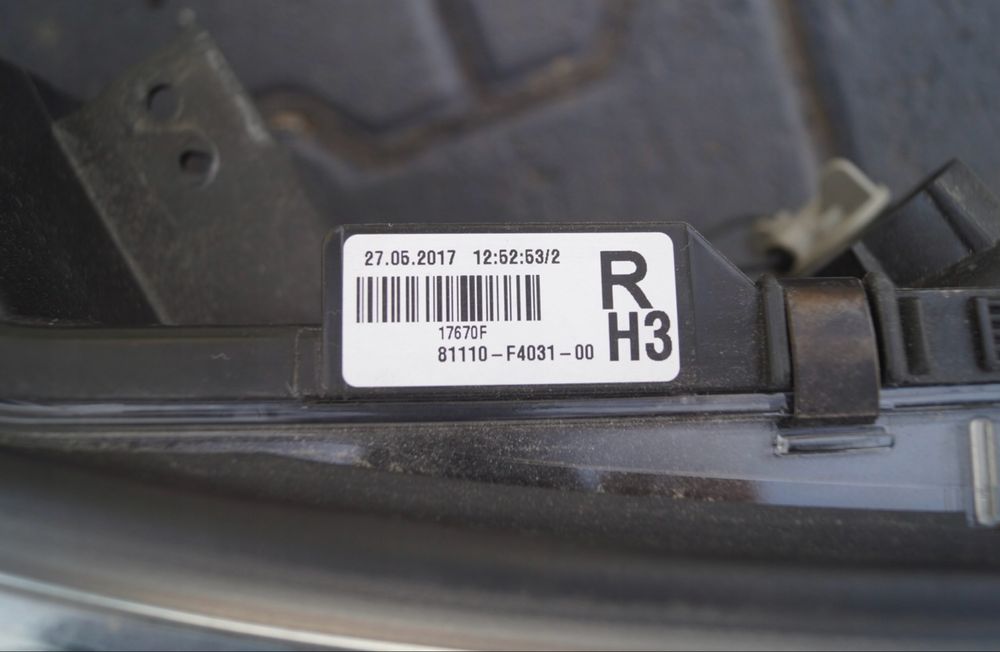 Десен фар Тойота ЦХР TOYOTA CHR  LED EUROPA 81110-F4031-00