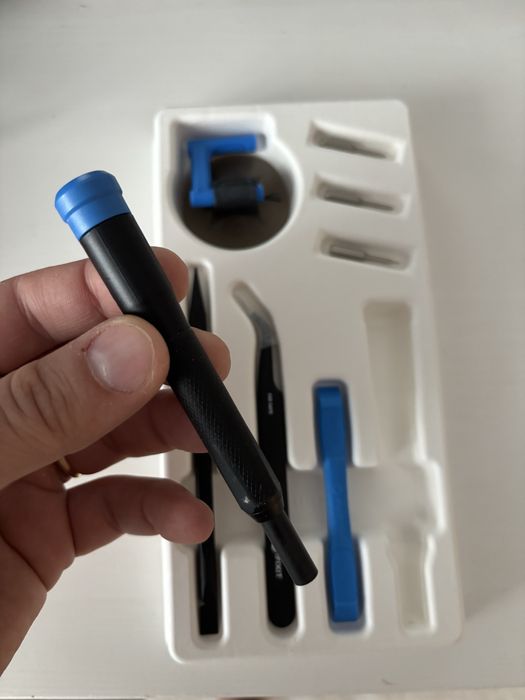 Vand trusa iFixit pentru telefoane