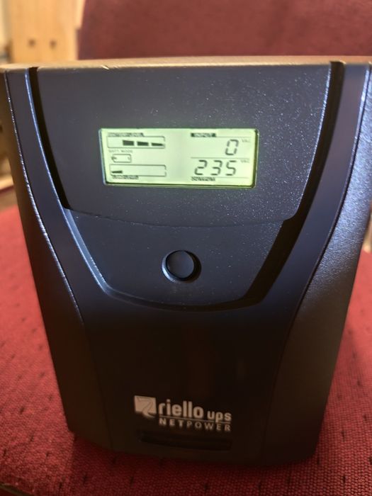 UPS Riello NetPower NPW2000 – 2000 VA / 1200 W – BATERII NOI