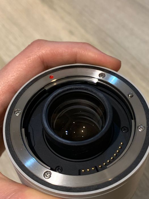 Телеконвертор Canon EF EXTENDER 2X III - с кутия и калъф - почти нов!